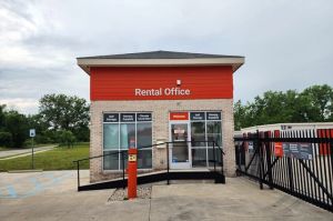 Public Storage - Indianapolis - 6910 Waterfront Drive - 6910 Waterfront Drive