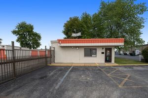 Public Storage - Evansville - 1920 N Green River Rd - 1920 N Green River Rd