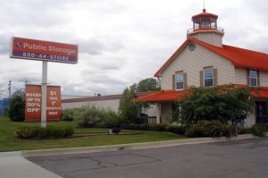 Public Storage - Fraser - 32775 Groesbeck Hwy - 32775 Groesbeck Hwy