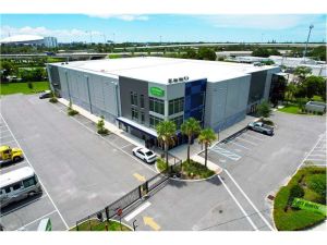 Photo of Extra Space Storage - 7192 - St Petersburg - 7th Ave N