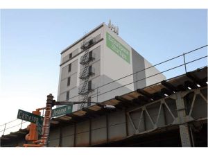 Photo of Extra Space Storage - 8882 - Bronx - Jerome Ave