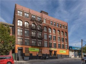 Extra Space Storage - 8883 - Bronx - E 137th St