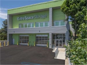 Extra Space Storage - 7218 - Hewlett - Broadway