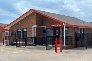 Public Storage - Yukon - 450 S. Ranchwood Blvd - 450 S. Ranchwood Blvd