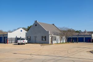 Photo of StorageMax Brandon on 80