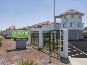 Extra Space Storage - 1013 - Livermore - Northfront Road - 5888 Northfront Road