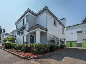 Extra Space Storage - 1372 - Castro Valley - Castro Valley Blvd