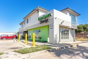 Photo of Extra Space Storage - 1539 - Van Nuys - 15101 Raymer St