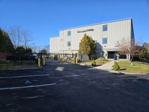 Extra Space Storage - 3181 - Southampton - 59 Mariner Dr - 59 Mariner Drive