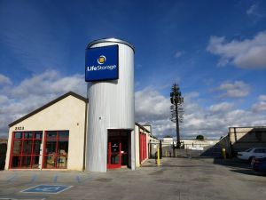 Extra Space Storage - 3562 - Lancaster - Avenue J