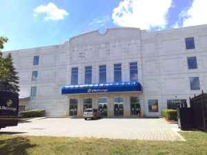 Extra Space Storage - 3339 - Danbury - Kenosia Ave