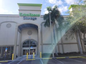 Extra Space Storage - 3357 - Fort Lauderdale - 3rd Avenue - 747 Northeast 3Rd Avenue