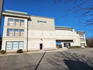 Extra Space Storage - 3370 - Fishkill - Merritt Boulevard