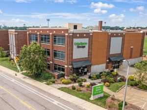 Extra Space Storage - 3528 - St Louis - 4959 Manchester Ave