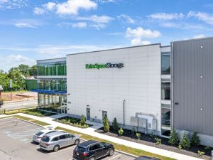 Extra Space Storage - 3564 - Kenmore - Kenmore Ave