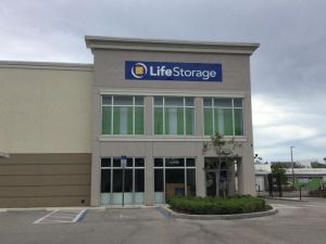 Extra Space Storage - 4123 - Bonita Springs - Trade Center Dr
