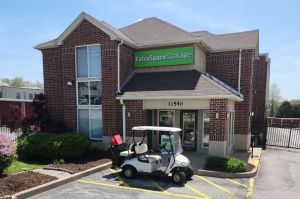 Extra Space Storage - 3220 - Bridgeton - Saint Charles Rock Rd