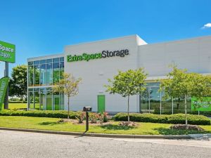 Extra Space Storage - 3267 - Montgomery - Arrowhead Dr.