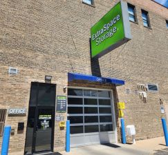 Extra Space Storage - 3334 - Chicago - Broadway St