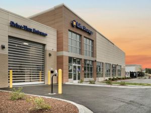 Extra Space Storage - 3698 - New Lenox - Haven Ave