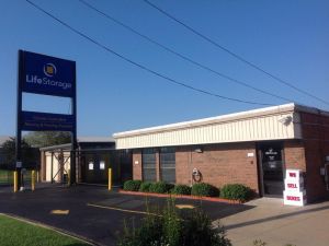 Photo of Life Storage - 4051 - Jackson - 6011 I-55 North