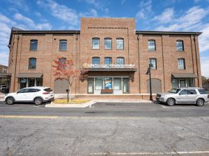 Extra Space Storage - 4142 - Roswell - Oak St