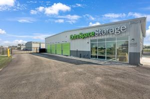 Extra Space Storage - 7746 - Pearland - County Road 127