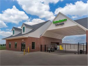 Photo of Extra Space Storage - 8960 - Edmond - Griffin Dr