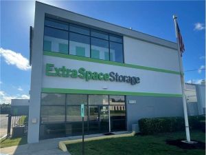 Photo of Extra Space Storage - 7203 - Huntington Station - Oakwood Rd