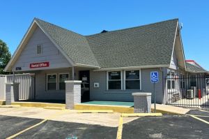 Public Storage - Oklahoma City - 8706 S Shields Blvd - 8706 S Shields Blvd