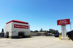 Public Storage - Stockton - 1880 W Charter Way - 1880 W Charter Way