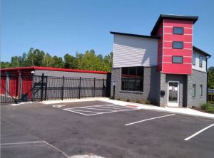 Photo of Lock & Roll Storage - Lynchburg - Self Service