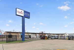 Storage Rentals of America - Victoria - 1402 E Rio Grande