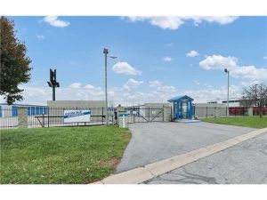 Extra Space Storage - 2129 - Franklin - Holiday Lane