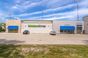 Extra Space Storage - 3860 - Milwaukee - Capitol Dr