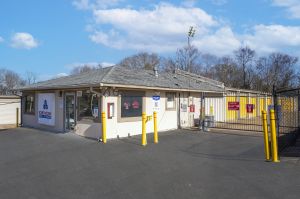 Devon Self Storage - 9221 - WEST STREET - 4000 North West Street