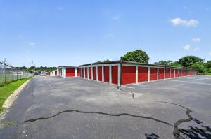 Storage Rentals of America - Columbia - Commerce Pl