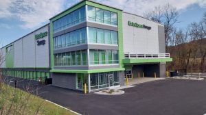 Extra Space Storage - 6343 - Brookfield - Grays Bridge Rd - 23 Grays Bridge Road