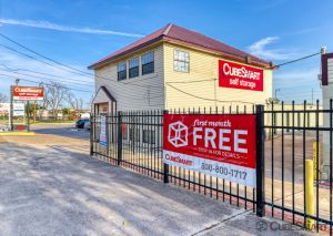 CubeSmart Self Storage - West Division Street
