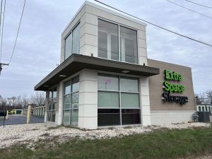 Extra Space Storage - 6700 - Round Lake Beach - E Rollins Rd