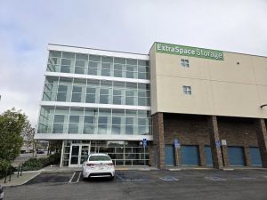 Extra Space Storage - 6706 - Chatsworth - De Soto Ave