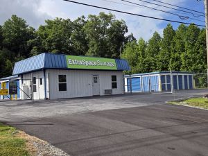 Photo of Extra Space Storage - 6807 - Hendersonville - Naples Rd