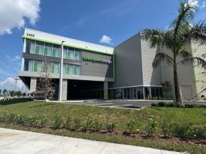 Extra Space Storage - 6115 - Hialeah - 2401 Okeechobee Rd
