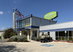 Extra Space Storage - 6607 - San Antonio - 6450 De Zavala Rd