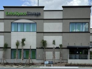 Extra Space Storage - 6755 - Tampa - E Busch Blvd
