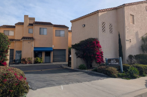 Alamo Self Storage - 5666 Carpinteria Avenue