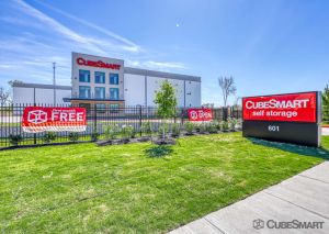 CubeSmart Self Storage - 601 West Tidwell Road - TX