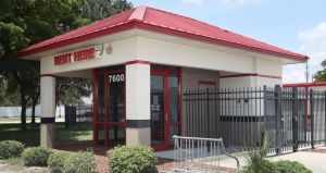Photo of iStorage - 7101 - Fruitville Rd