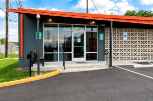 Space Self Storage - South Austin - 4632 South Lamar Boulevard
